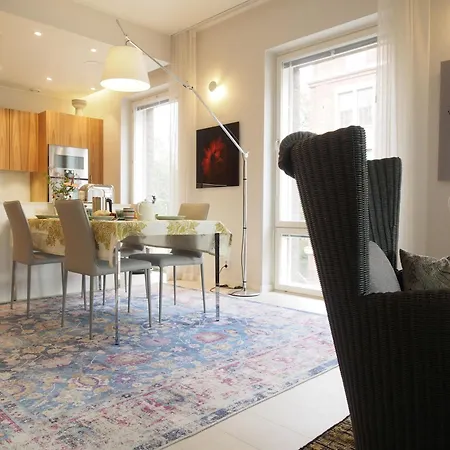 Luxury Seafront With Balcony *