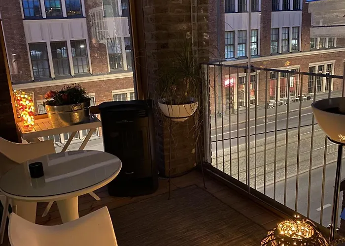 Luxury Seafront With Balcony